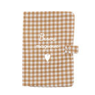 Protège carnet de santé en gaze de coton brodé — Atelier Wagram — Vichy « Amour » — packshot | Appart 17 Bruxelles
