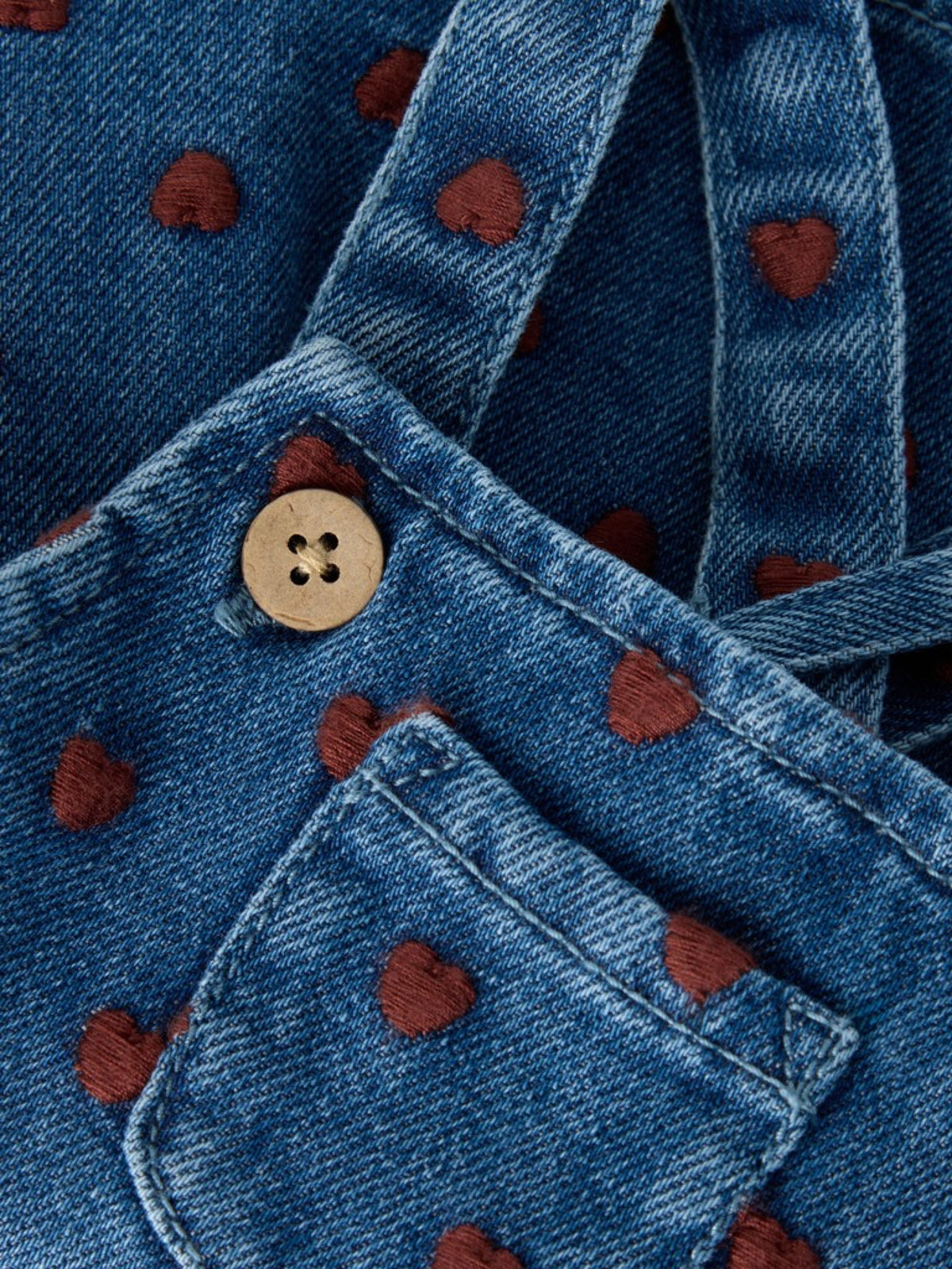 NBFLIVA Salopette-jupe en jean à cœurs bébé fille — Lil' Atelier — Dark Blue Denim Hearts — autre vue 2 | Appart 17 Bruxelles
