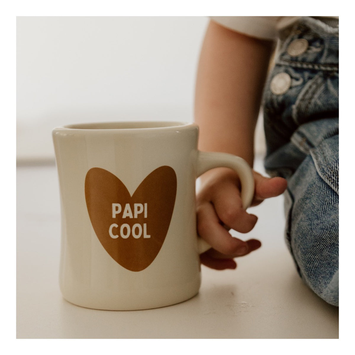 Mug céramique à message — Atelier Wagram — Papi cool — autre vue 2 | Appart 17 Bruxelles