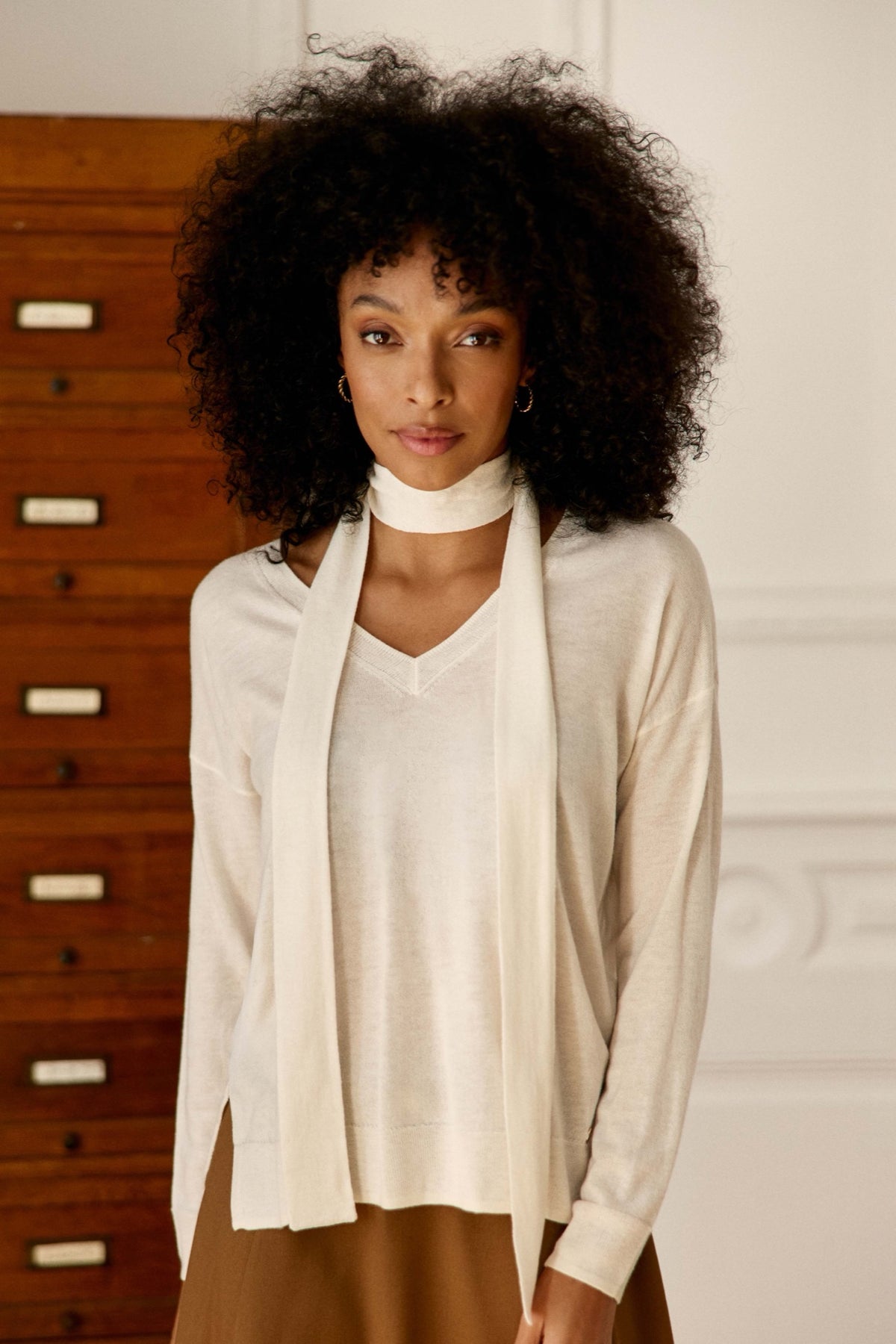 Pull ample Melyaf en maille fine à cravate amovible — Écru