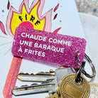 CHAUDE COMME UNE BARAQUE À FRITES Porte-clés Plus de Love: Fuchsia — Appart 17 Bruxelles