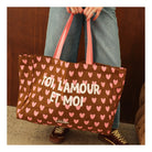 Cabas XL en toile de coton à message — Atelier Wagram — « Toi, l'amour et moi » marron et rose — autre vue 2 | Appart 17 Bruxelles