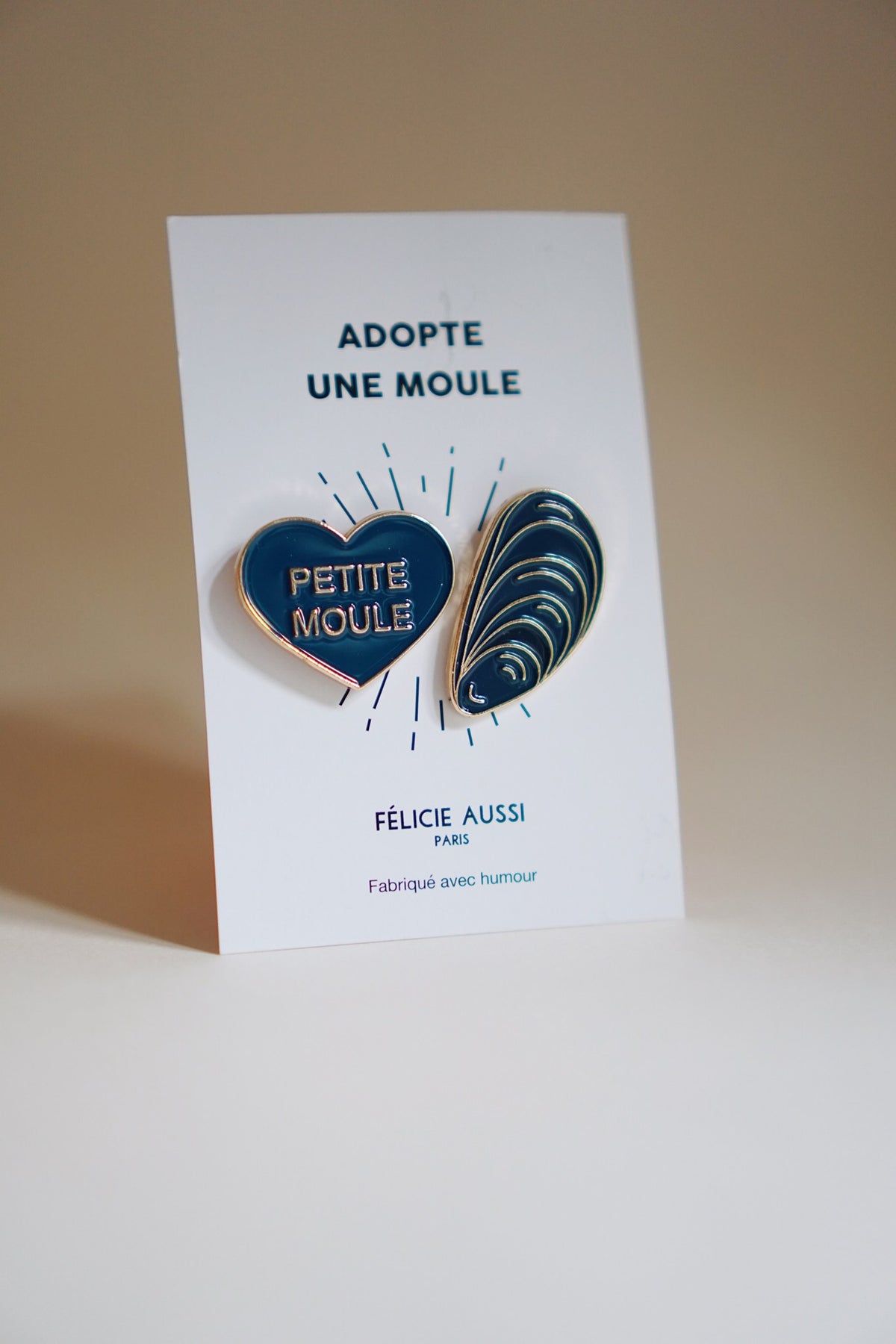 Duo de pin's « Petite moule » — Félicie Aussi — Petite moule — photo produit | Appart 17 Bruxelles