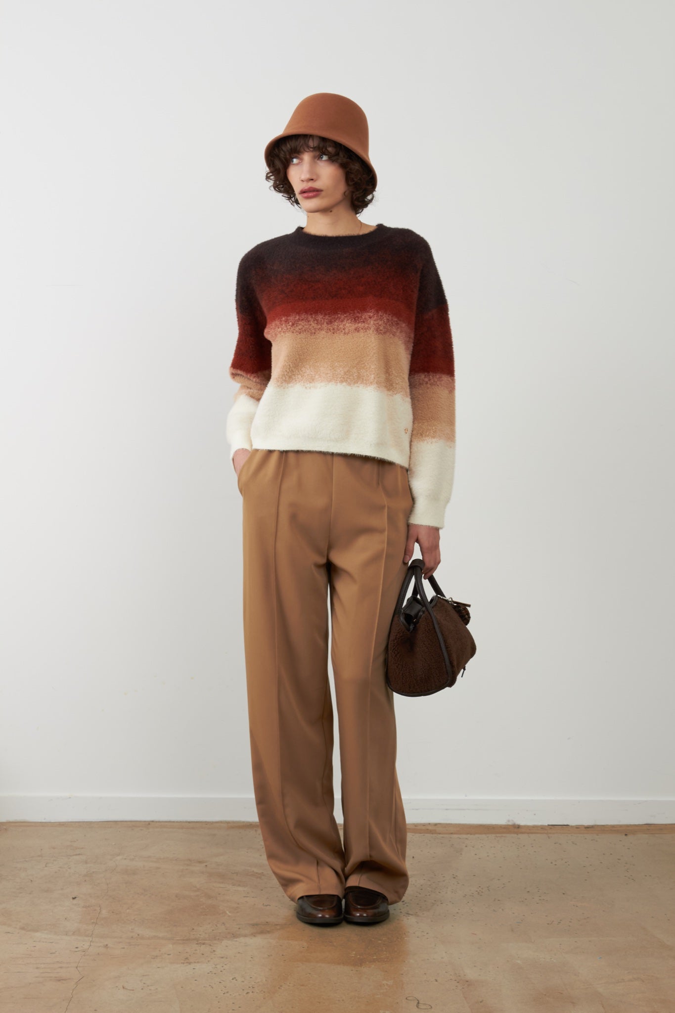JOSEPHA Pull en maille nylon — Chocolat