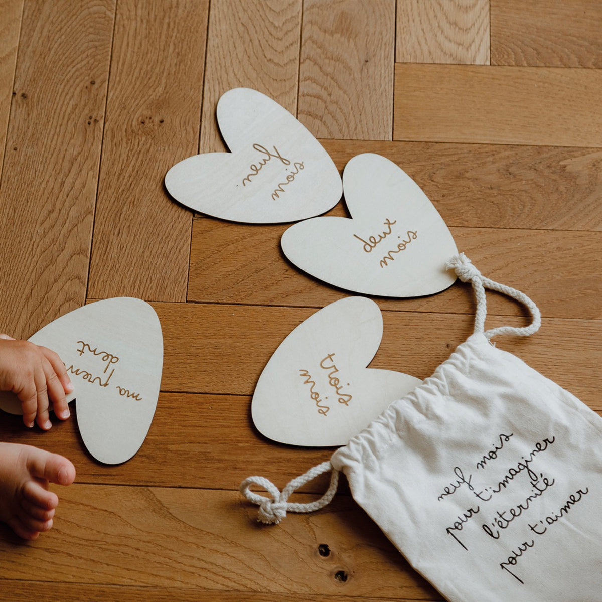 Cartes étapes de grossesse et de bébé en bois — Atelier Wagram — Cœurs — autre vue 2 | Appart 17 Bruxelles