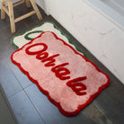 Tapis de bain « Ooh La La » festonné — Rose & rouge — vue 2, Rose & rouge | Appart 17