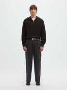 SLMPIM Pull demi-zip en coton bio, col montant — Selected Homme — Delicioso — porté, en pied | Appart 17 Bruxelles