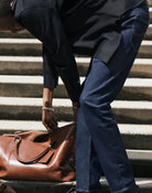 DAVID Jean regular tapered en denim selvedge 13,25 oz — Lee — Xion — en situation, détail 6 | Appart 17 Bruxelles