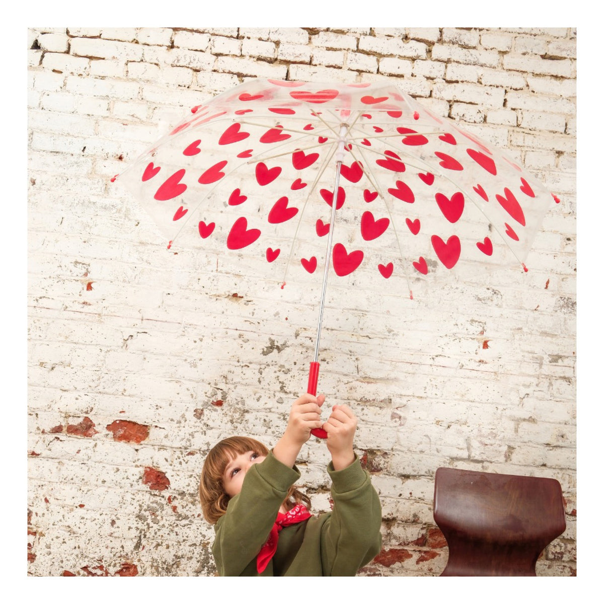 Parapluie enfant à cœurs — Atelier Wagram — Cœurs rouges — autre vue 5 | Appart 17 Bruxelles