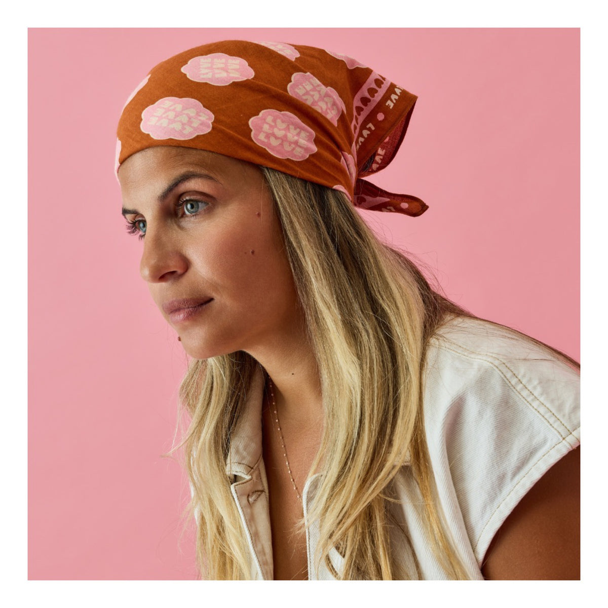 Foulard enfant 55 cm × Cha Cha Pop — Atelier Wagram — Lollilove marron et rose — autre vue 3 | Appart 17 Bruxelles