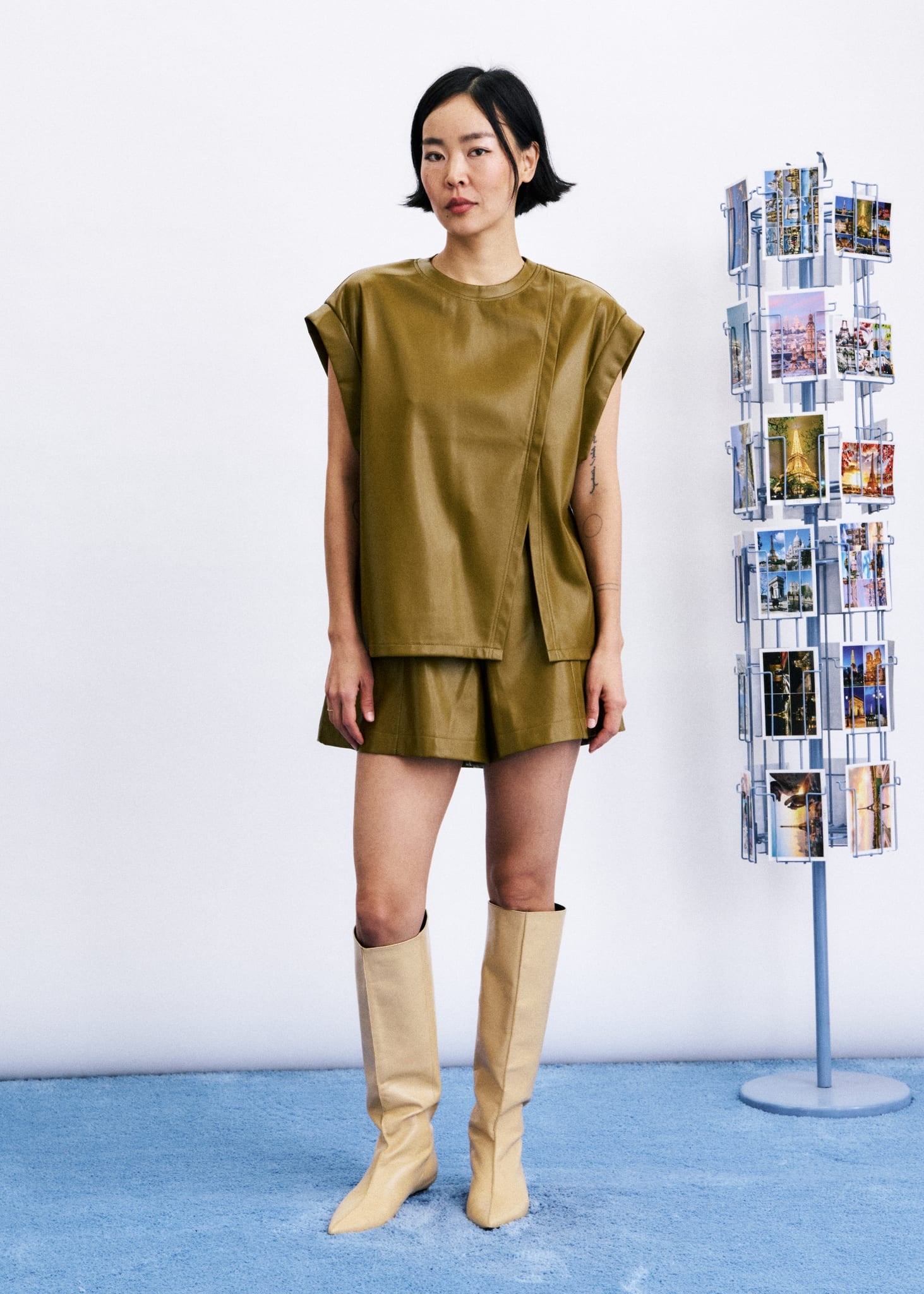NORTON Short taille haute en simili cuir, jambe évasée — FRNCH — Kaki — porté | Appart 17 Bruxelles