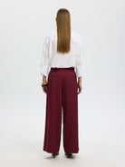 Selected Femme SLWTHILDE Pantalon extra large taille haute en laine et coton — Selected Femme — Tawny Port — porté, vue de dos 4 | Appart 17 Bruxelles