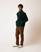 SENONCHE Veste polaire double face à motif jacquard placé — FAGUO — Vert foncé — porté, buste 4 | Appart 17 Bruxelles