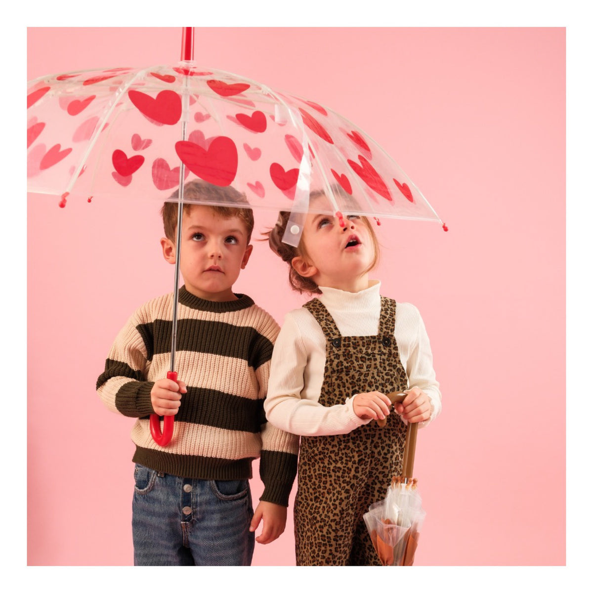 Parapluie enfant à cœurs — Atelier Wagram — Cœurs rouges — autre vue 4 | Appart 17 Bruxelles