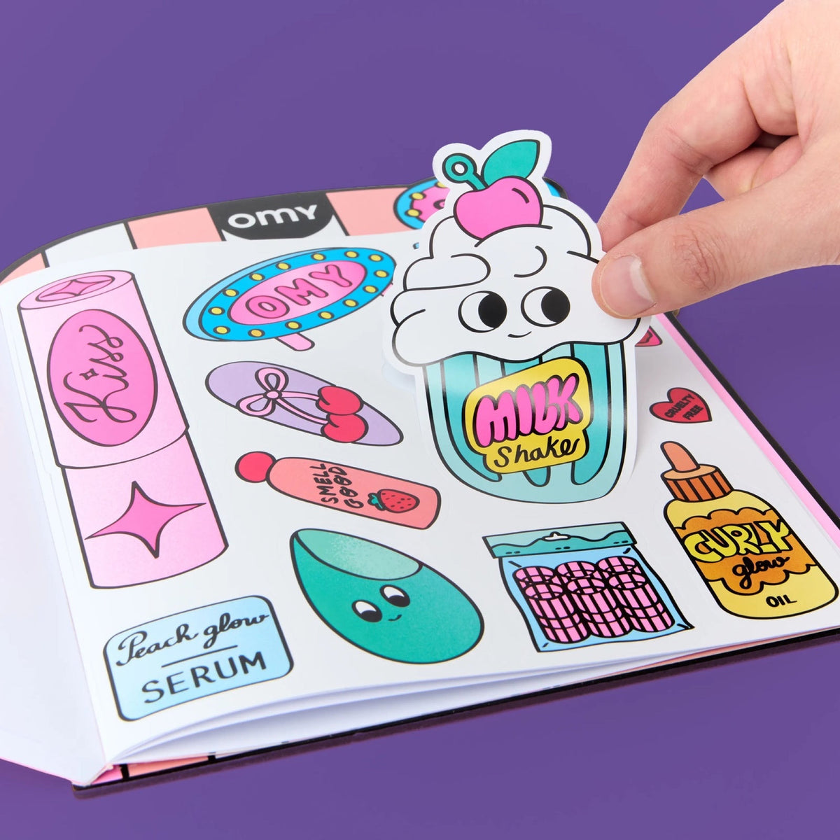 Carnet de coloriage 34 pages + stickers, Coloring Boutique — OMY — Beauty Shop — autre vue 3 | Appart 17 Bruxelles