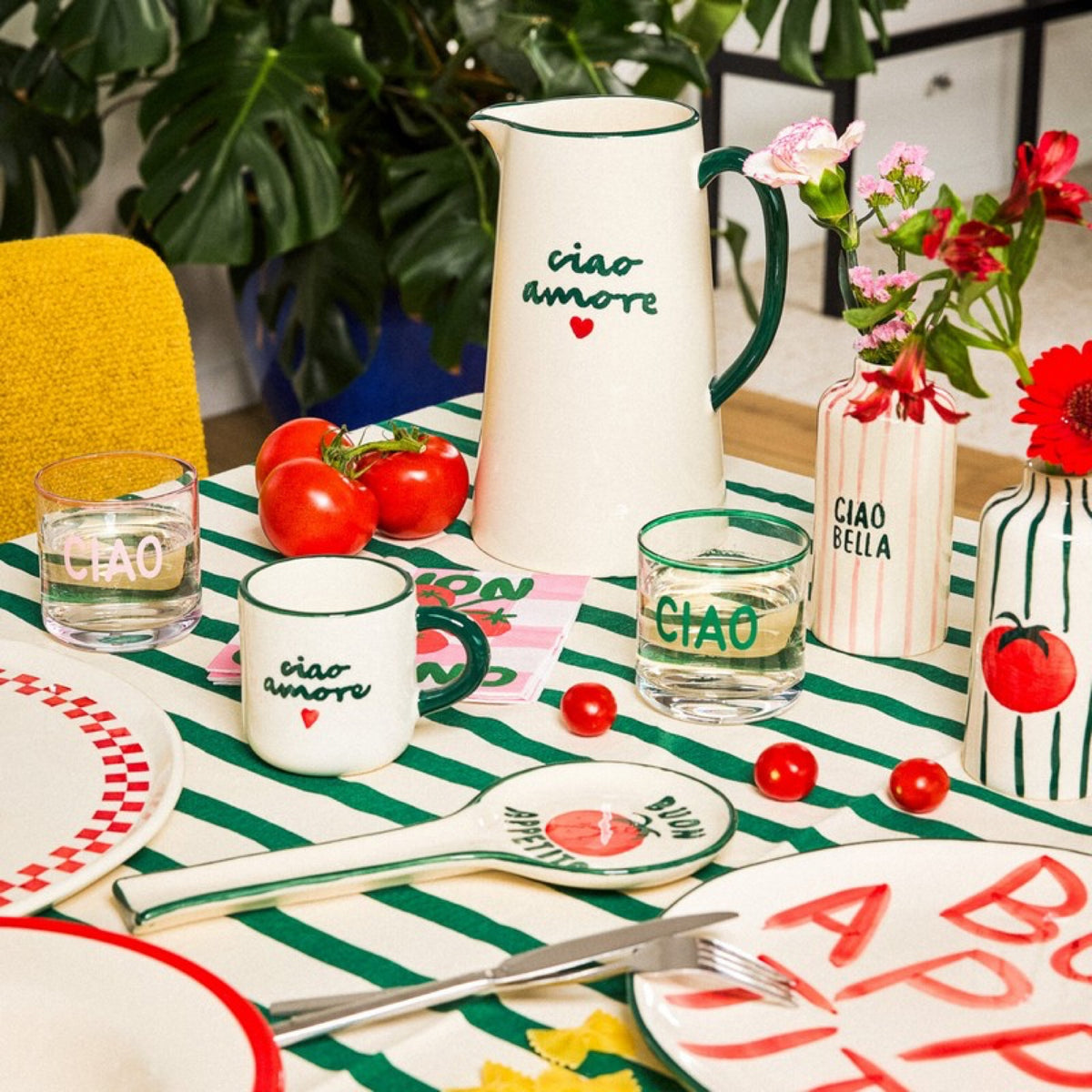 Mug à café « ciao amore » — ATELIER PISTACHE — ciao amore — mis en scène avec d’autres articles 2 | Appart 17 Bruxelles