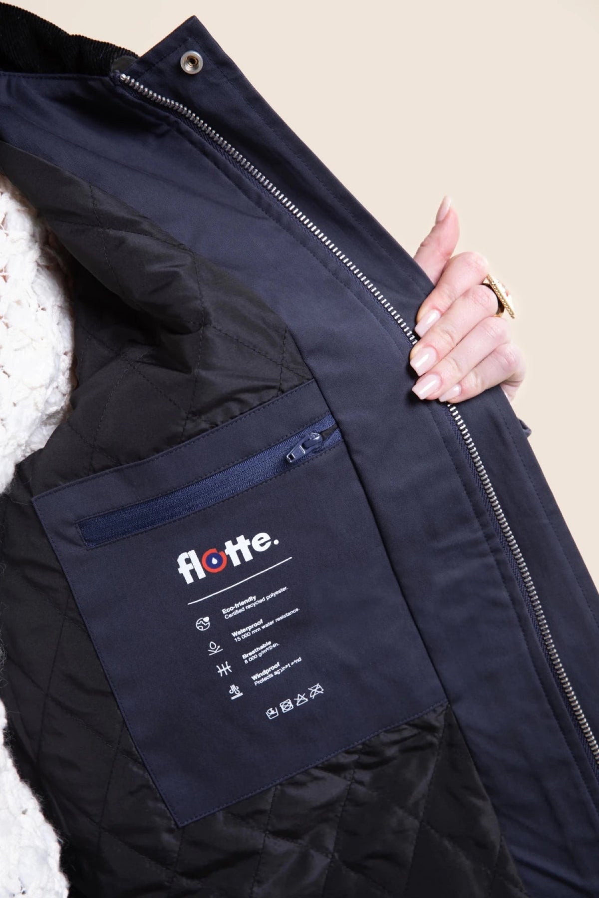Flotte CARNOT Veste imperméable à brandebourgs — Flotte — Indigo — détail de la doublure 6 | Appart 17 Bruxelles
