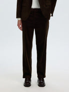 SLMREG-ENZO Pantalon en velours côtelé de coton bio — Selected Homme — Delicioso — porté, avec le blazer, cadré 4 | Appart 17 Bruxelles