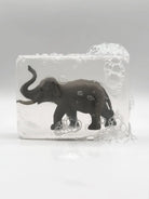 Savon surprise à figurine animal — Ludi Soap — Éléphant — packshot | Appart 17 Bruxelles