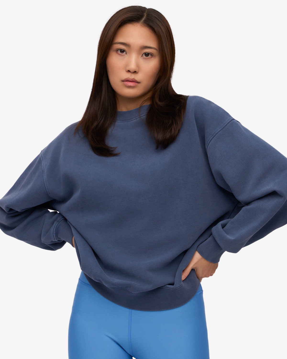 Organic Oversized Crew — Colorful Standard — Neptune Blue — détail | Appart 17 Bruxelles