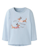 NMFVIX T-shirt manches longues imprimé fille — name it — Subdued Blue Sausage Dogs — vue de face | Appart 17 Bruxelles