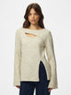 PCVALLIE Pull slim col rond à découpe et fente — Pieces — Whitecap Gray — porté | Appart 17 Bruxelles