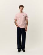 Flower Trophy T-shirt imprimé coupe fleurie — Les Deux — Misty Rose Pink — porté, en pied 4 | Appart 17 Bruxelles
