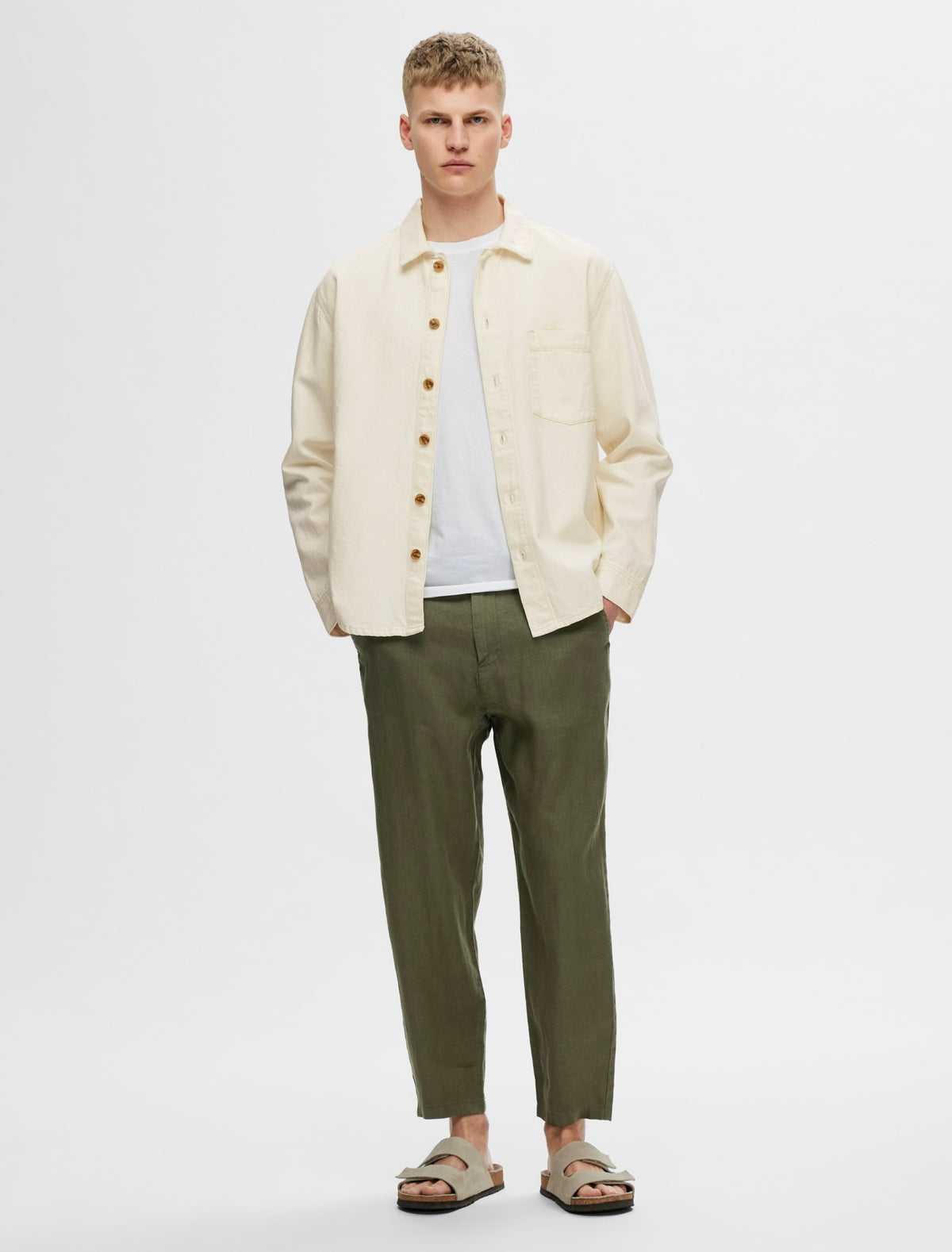 SLH180 RELAXED CROPPED MAGNUS SUN PANT — SELECTED HOMME BLACK — zoom matière | Appart 17