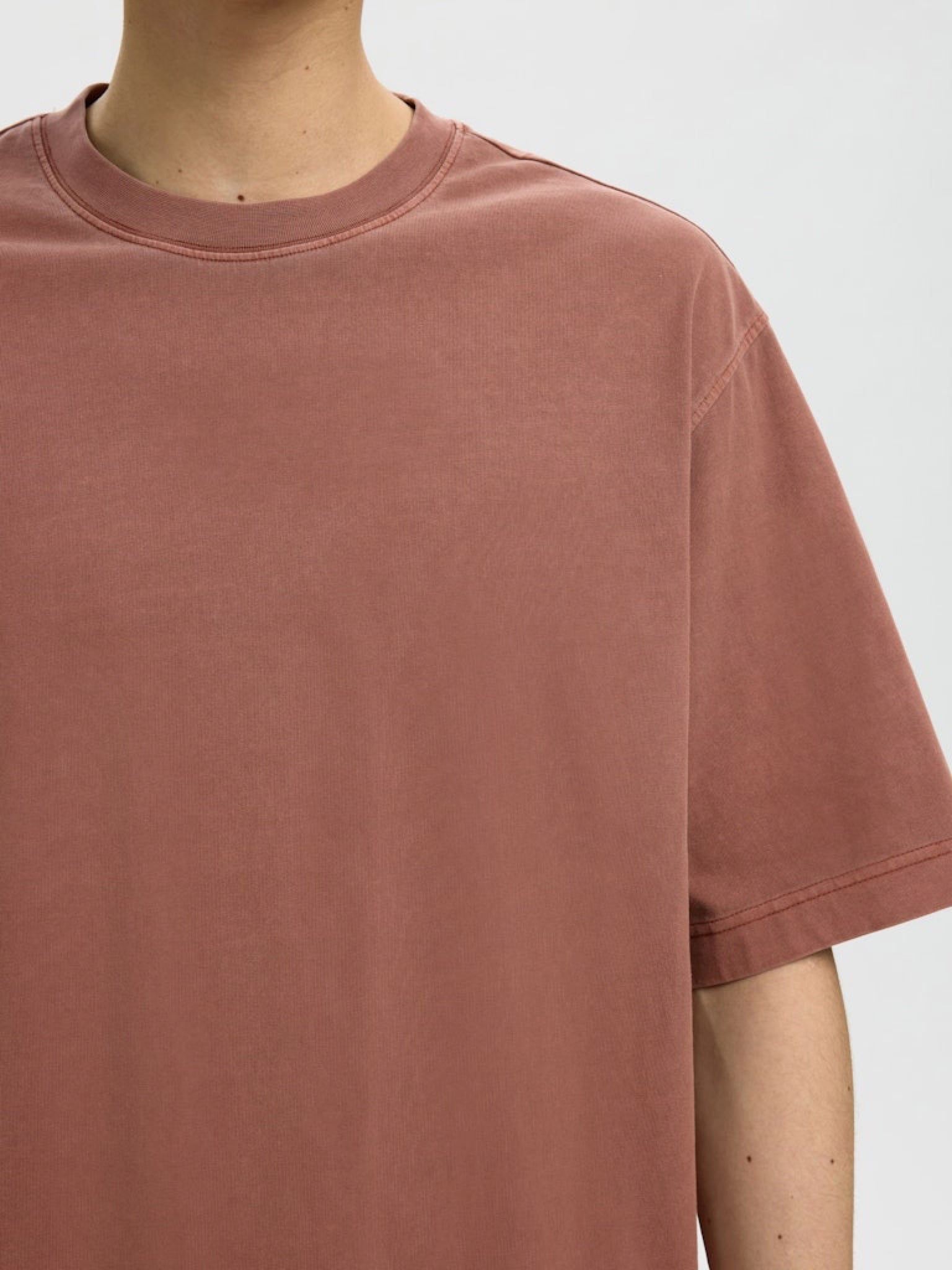 SLHBOXYCORY T-shirt boxy col rond Cherry Mahogany – Selected Homme | Appart 17