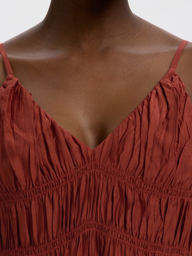 SLFJACKIE STRAP TOP B - SELECTED-WOM_Springsummer_4985589_16101379_2.jpg