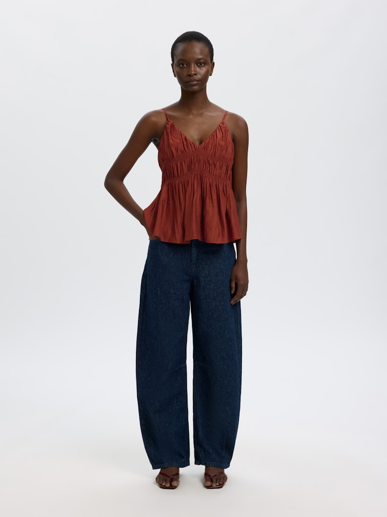 SLFJACKIE STRAP TOP B - SELECTED-WOM_Springsummer_4985589_16101379_6.jpg