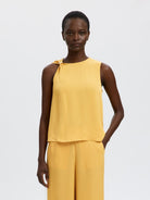 SLFLAURA Top sans manches à finitions Ochre – Selected Femme | Appart 17