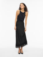 VIELLETTE Jupe longue en dentelle taille haute Black Beauty – VILA | Appart 17
