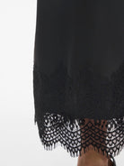 VIELLETTE Jupe longue en dentelle taille haute Black Beauty – VILA | Appart 17