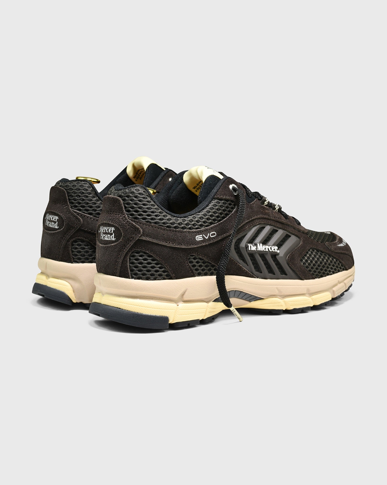 The Re-Run EVO Nubuck — Marron — vue 3