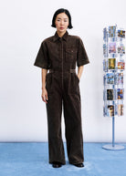 MARGATE Combinaison pantalon en velours côtelé délavé, manches courtes — FRNCH — Ocre — porté | Appart 17 Bruxelles