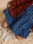 NBFLIVA Salopette-jupe en jean à cœurs bébé fille — Lil' Atelier — Dark Blue Denim Hearts — autre vue 5 | Appart 17 Bruxelles