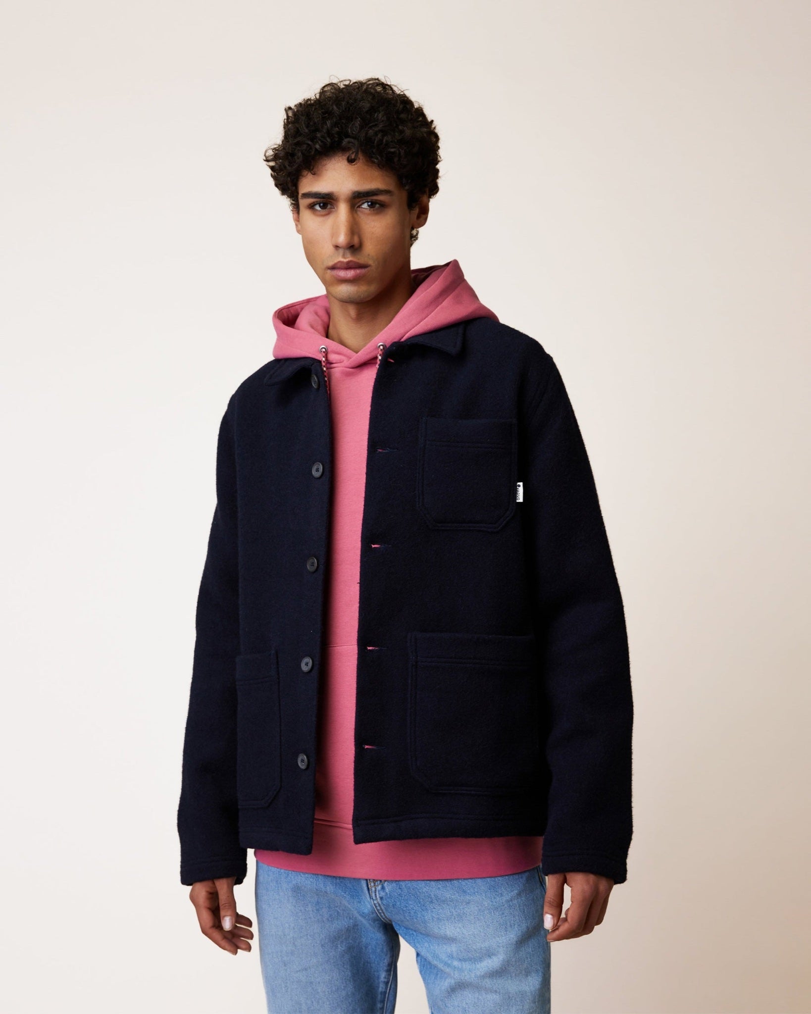LORGE Veste workwear en lainage italien, poches plaquées — FAGUO — Bleu marine — porté | Appart 17 Bruxelles