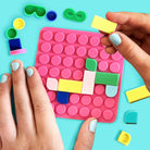 Silipop Pocket, jeu de mosaïque en silicone — SuperPetit — Rose — packshot | Appart 17 Bruxelles