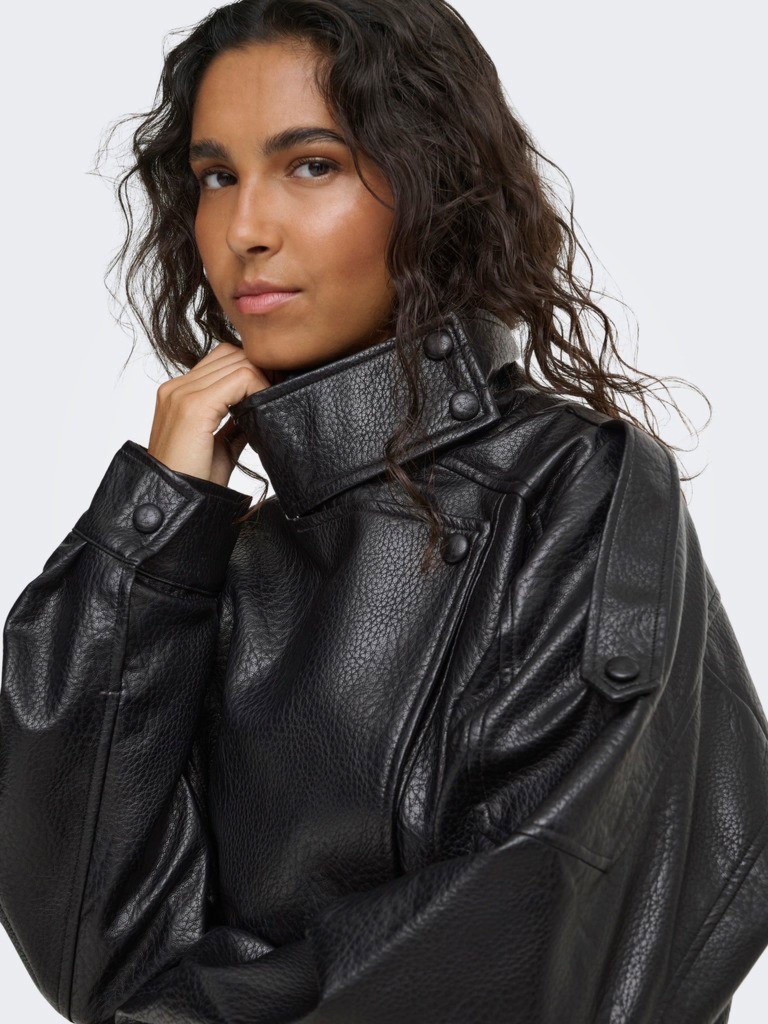 JDYRAYE Bomber oversize effet cuir — Noir — vue 3