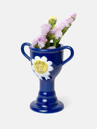 Vase trophée XS en céramique — DOIY — World's best dad — mis en scène 3 | Appart 17 Bruxelles