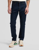 DAVID Jean regular tapered en denim selvedge 13,25 oz — Lee — Xion — porté, détail de la jambe 3 | Appart 17 Bruxelles
