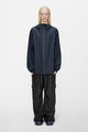 Rains Storm Breaker W3 — Rains — Navy — porté | Appart 17 Bruxelles