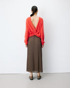 Anthemis Pull ample dos nu croisé en mohair — Grace & Mila — Sanguine — porté, dos nu 2 | Appart 17 Bruxelles