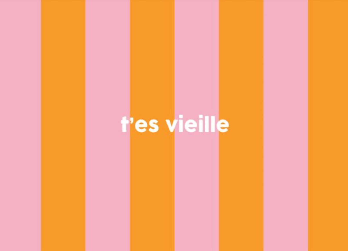 Félicie Aussi Carte animée 3D « Merde / t'es vieille » — Felicie Aussi — Merde / t'es vieille — vue 2 2 | Appart 17 Bruxelles