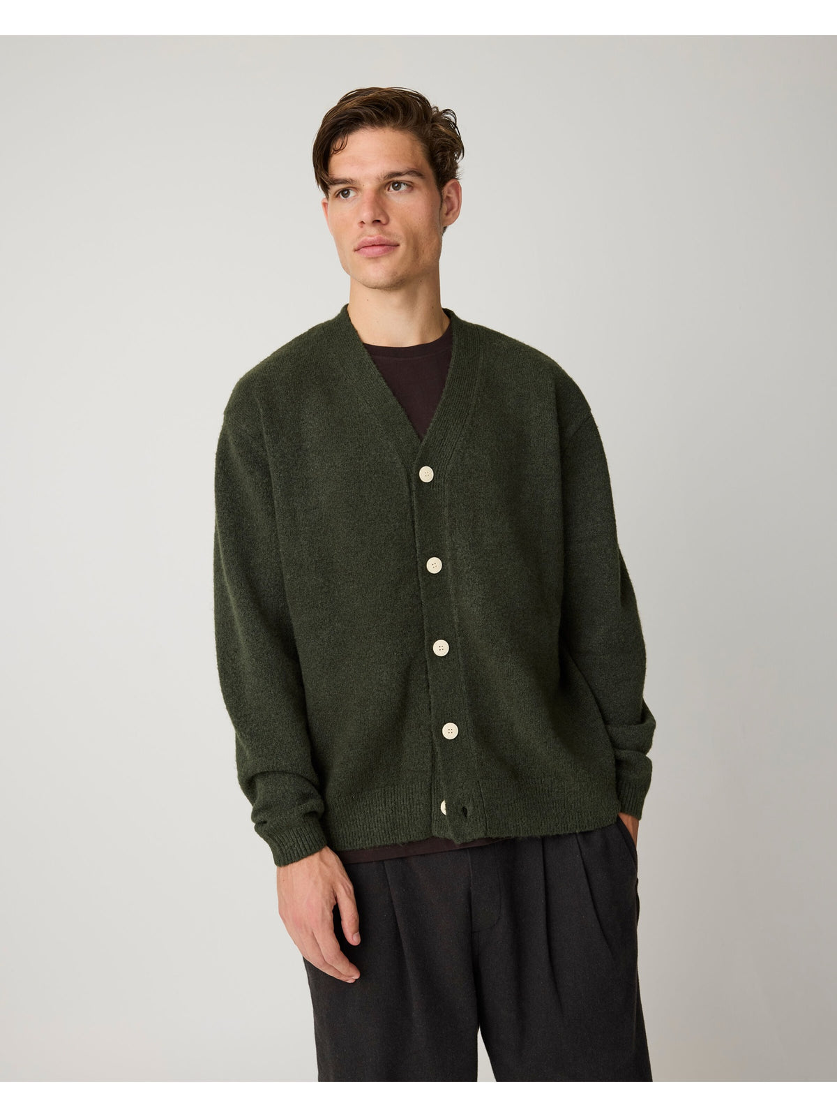Cardigan Soufflé col V en maille recyclée — Forest Night — vue 3