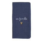 Protège livret de famille en gaze de coton brodé — Atelier Wagram — Bleu jean « Ma famille » — packshot | Appart 17 Bruxelles
