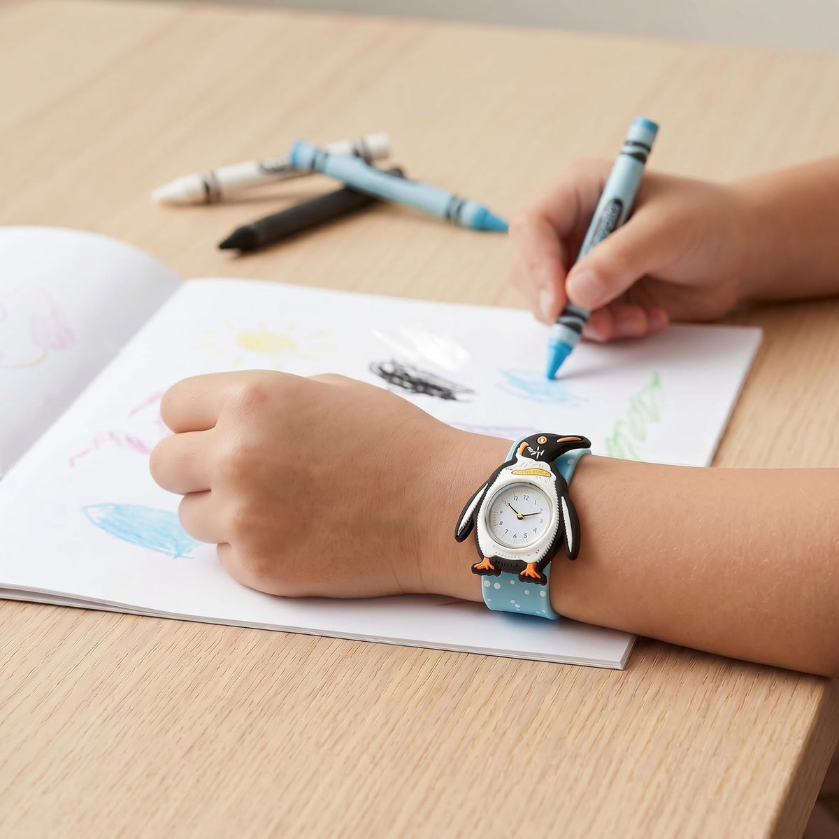 Montre slap enfant Time Pals — Mava Design — Pingouin — packshot | Appart 17 Bruxelles