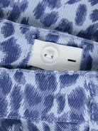 NMFBELLA Pantalon mom en sergé imprimé léopard — name it — Purple Impression Leo — détail de la taille réglable 5 | Appart 17 Bruxelles