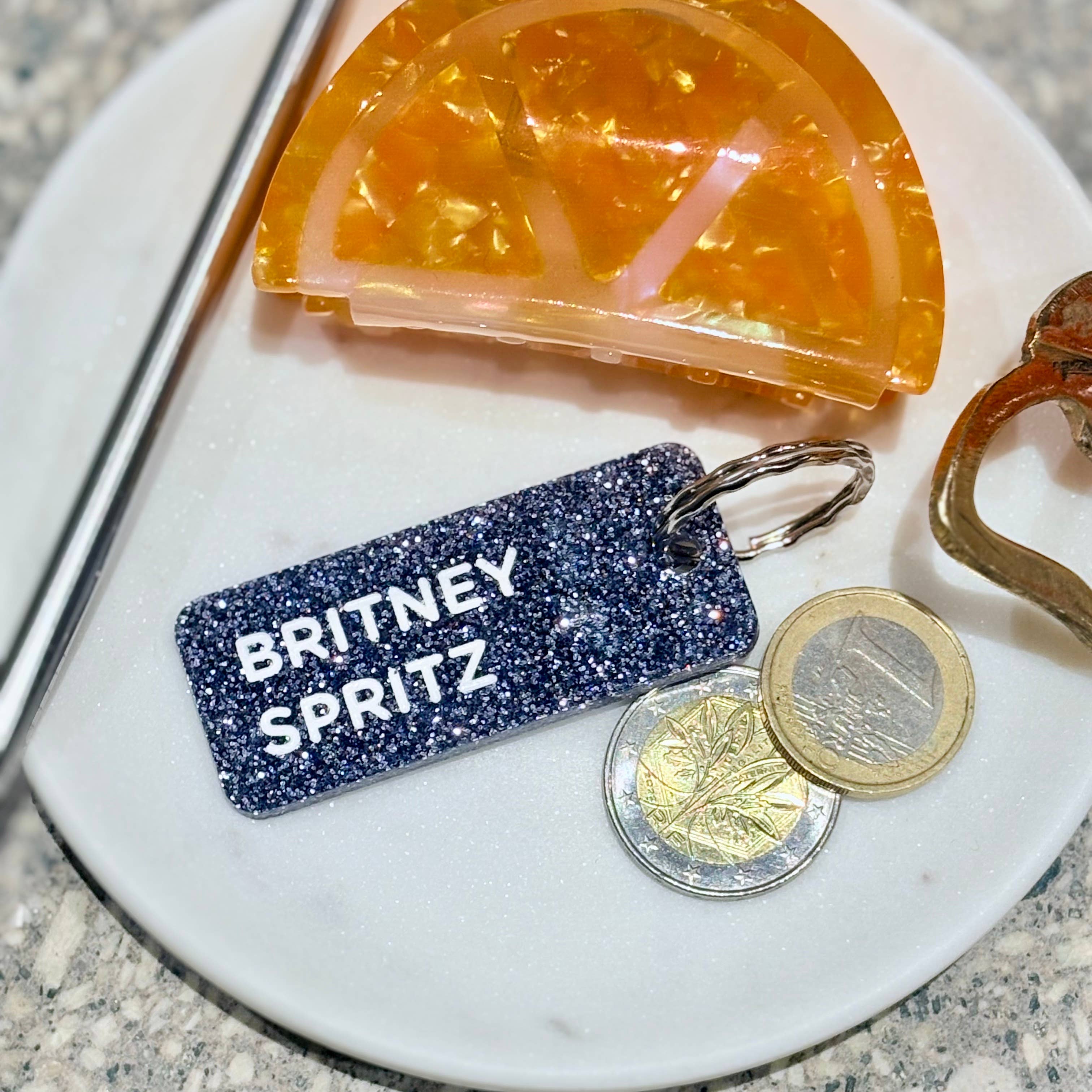 BRITNEY SPRITZ Porte-clés à paillettes Plus de Love: Noir — Appart 17 Bruxelles